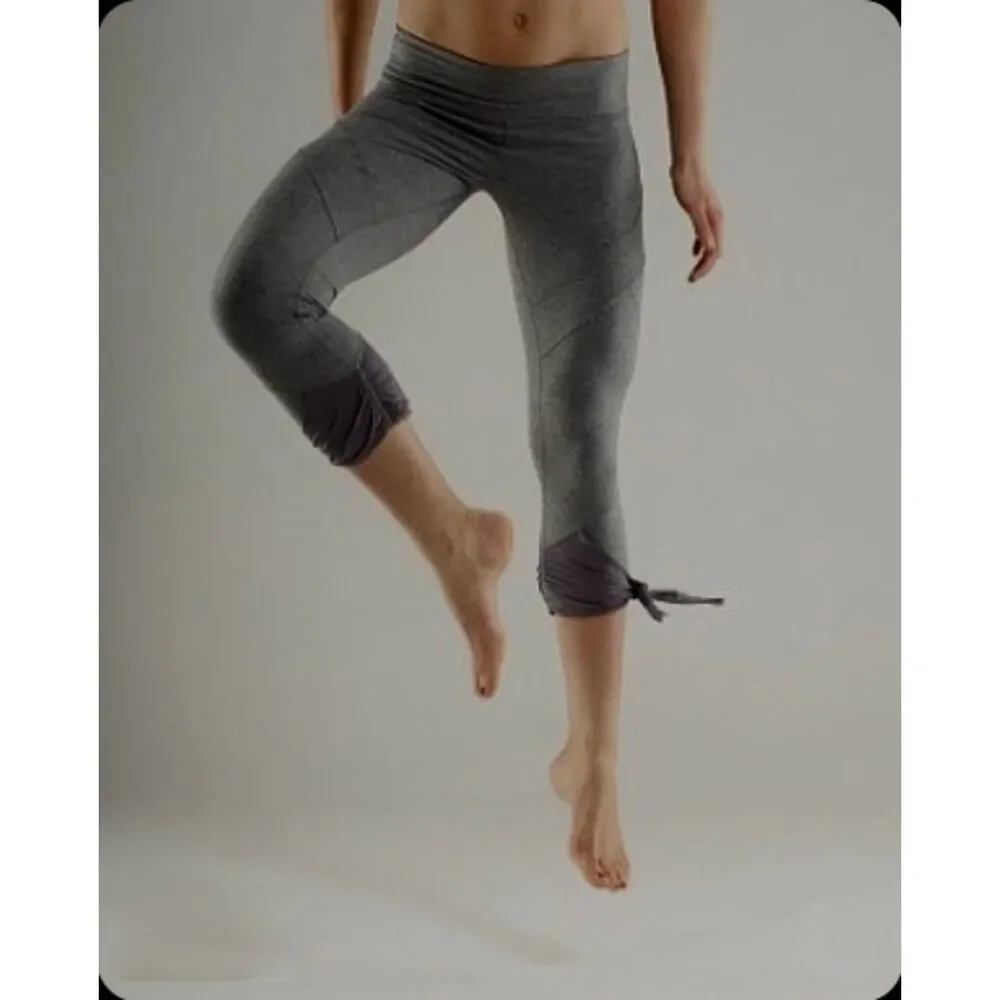 EUC Lululemon Swift Speed / Speed Up Coal Grey Side Tie Cropped Pants 8